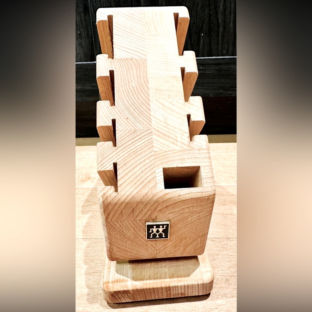 Spectacular designed ZWILLING Knife Block (Empty). Brand New! (Natural Colour)